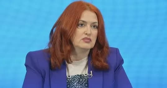 Eliza Hoxha për sjelljen agresive të Kurteshit ndaj gazetarëve: Çfarë niveli, çfarë turpi