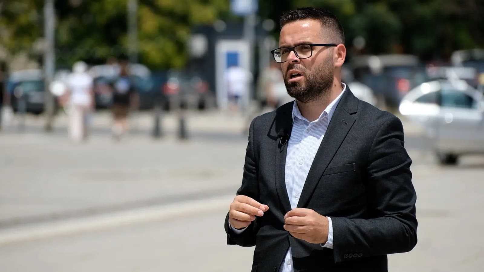 Gjykata lëshon urdhërarrest për dy mërgimtarët që kërcënuan Xhemajl Rexhën, njëri jeton në Suedi e tjetri në Zvicër