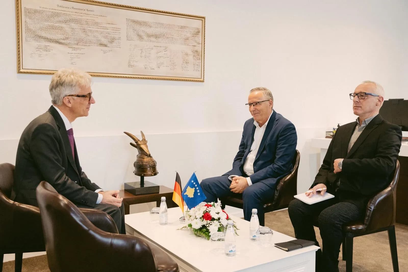 Hamza takon ambasadorin gjerman: E njoftova për gatishmërinë për t’i formuar institucionet e reja sa më shpejt