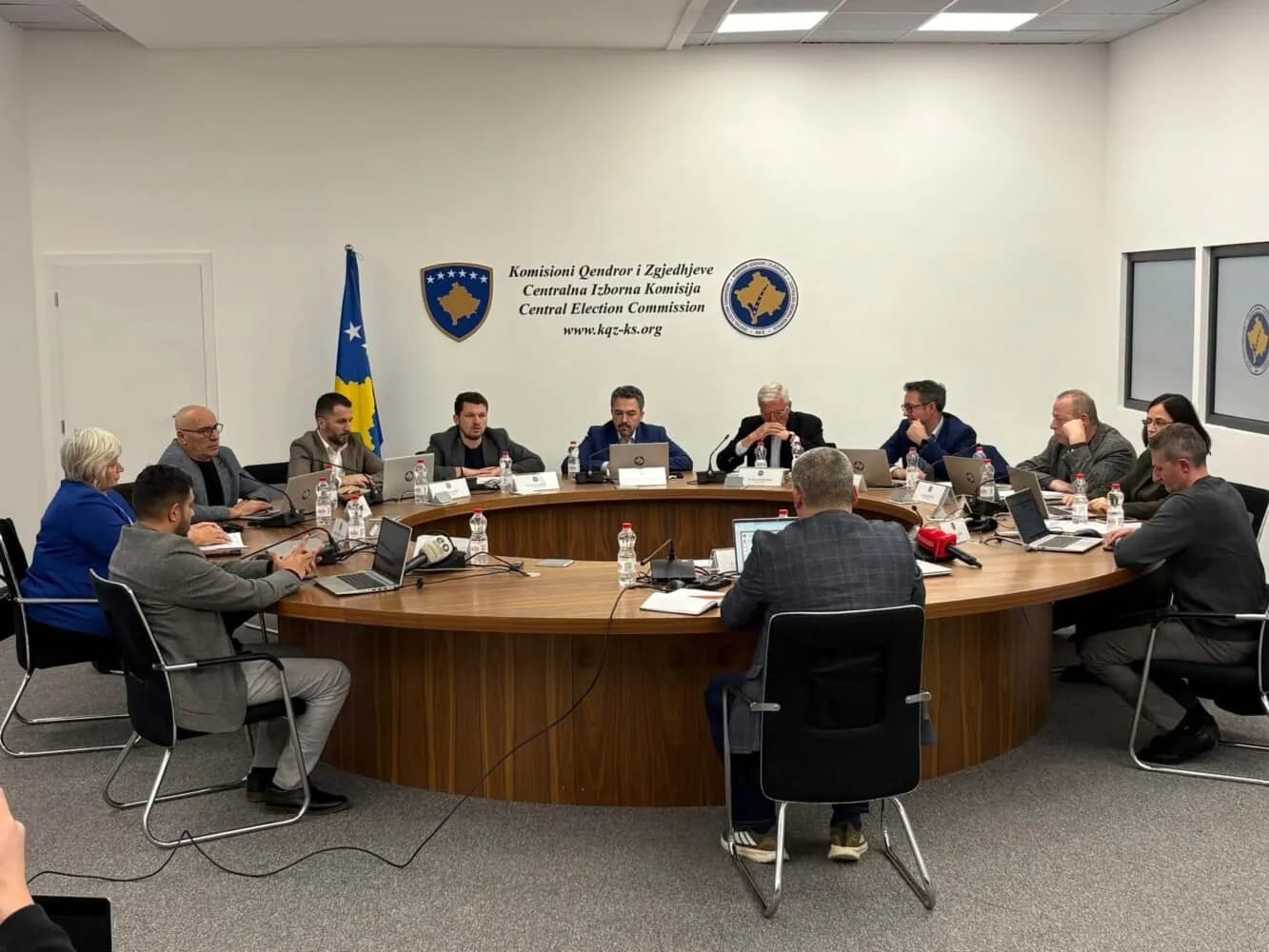 KQZ mban mbledhjen e radhës, pritet miratimi i formulës së këshillave të vendvotimit