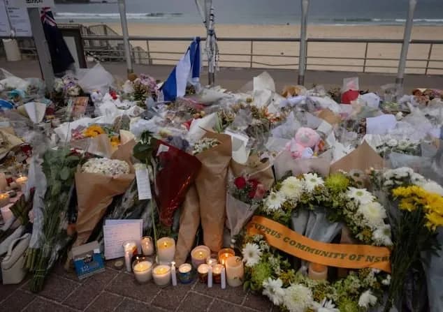 Kryeministri australian fishkëllehet ndërsa nderohen viktimat e sulmit në Sidney
