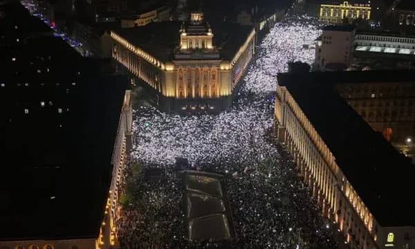 Kryeministri dhe qeveria bullgare japin dorëheqjen pas protestave masive