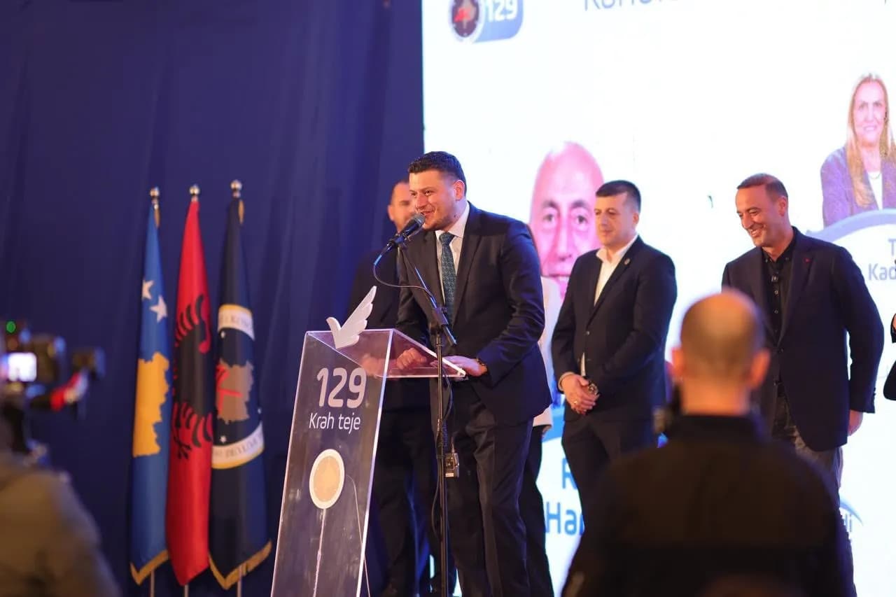 Lok Komoni nga Deçani: Gjithmonë krah njëri tjetrit për Kosovën tonë