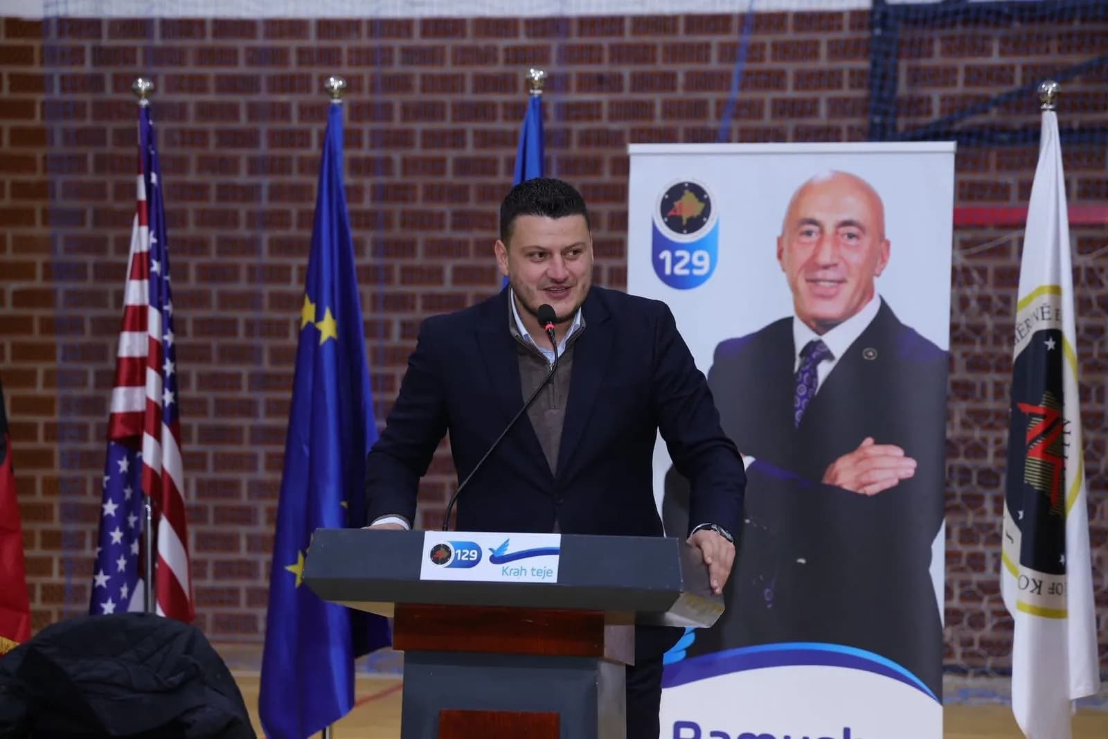 Lok Komoni viziton disa fshatra të Deçanit: Në këto vende simbol të sakrificës, qytetarët dëshmuan përkrahje të sinqertë e besim
