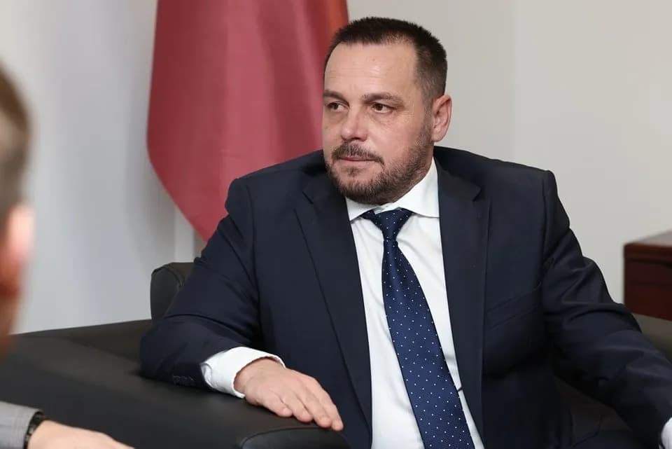 Maqedonci: Serbia po ndjek politikë agresive, Kosova e gatshme për çdo kërcënim – blerja e helikopterëve Black Hawk finalizohet në 2026