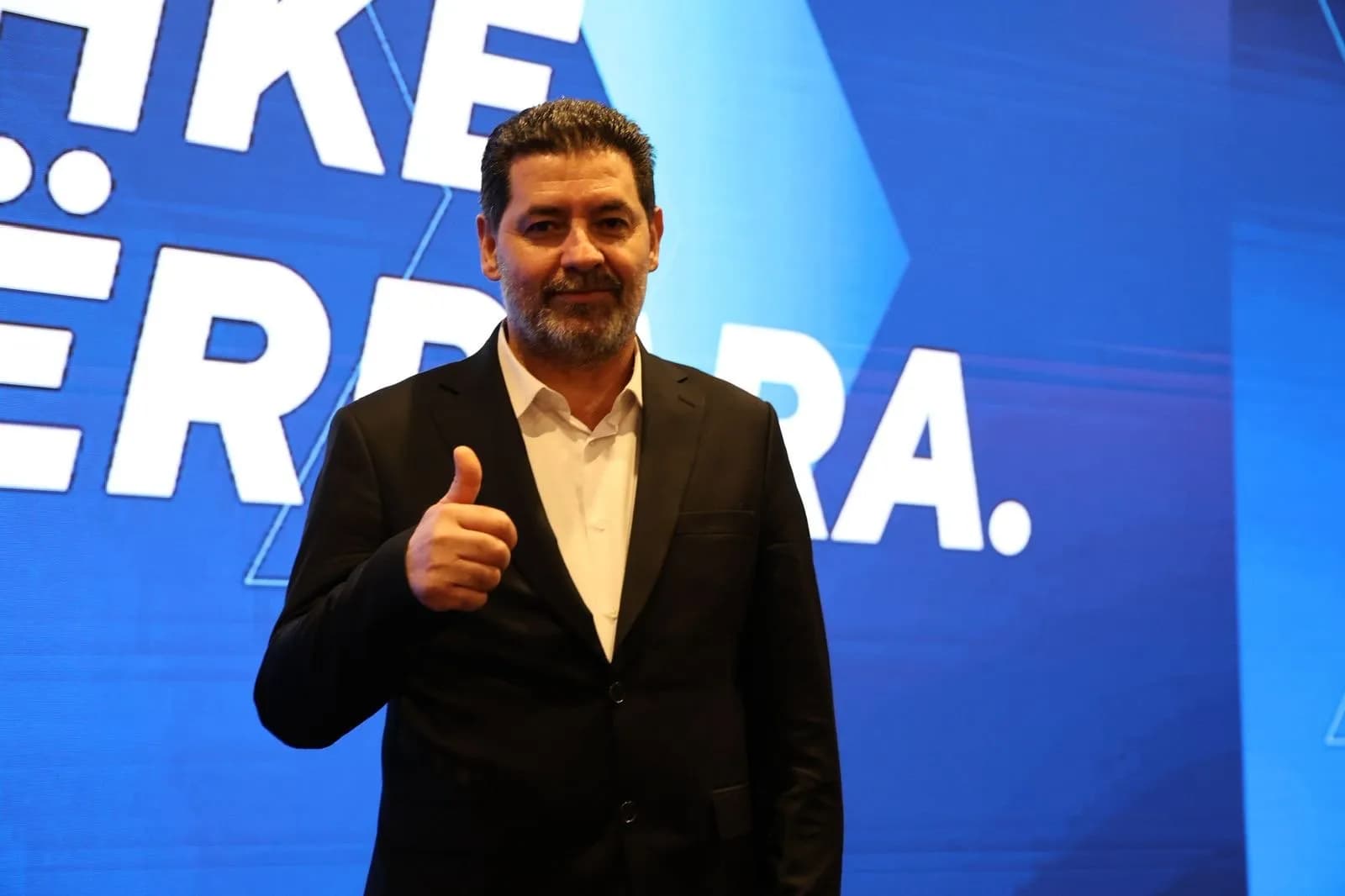 Paçarizi i PDK-së pas takimit me organizatat e dala nga lufta: Me përulje dhe respekt të thellë, nderojmë ata që dhanë gjithçka, që ne sot të jetojmë të lirë