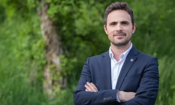 Politikani shqiptaro – zviceran: LDK dhe PDK nuk e kanë kuptuar që diaspora tashmë është e fituar nga një ‘larje truri’