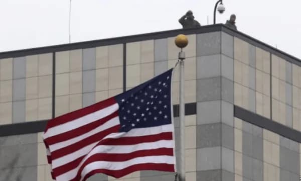 ‘‘Shprehim mirënjohjen tonë për miqësinë tuaj’’, ambasada amerikane uron Vitin e Ri, zyrtarët e saj flasin për bashkëpunimin gjatë 2025