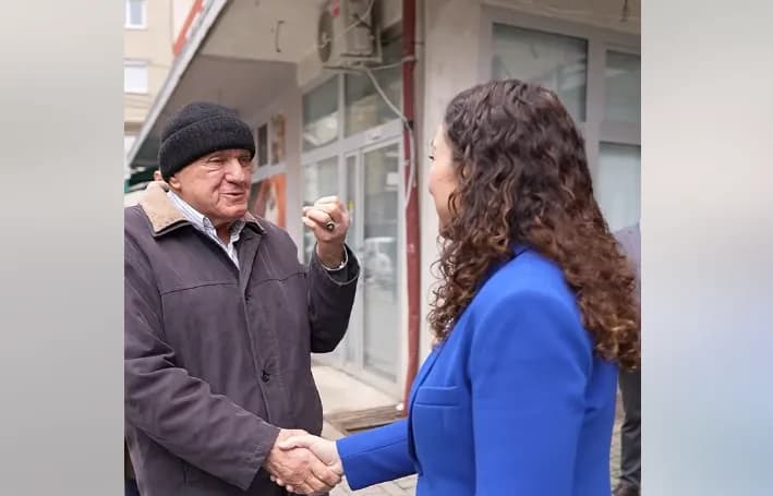 “Sonte me ndërru jetë s’më mbetet merak”, i moshuari emocionon presidenten Osmani
