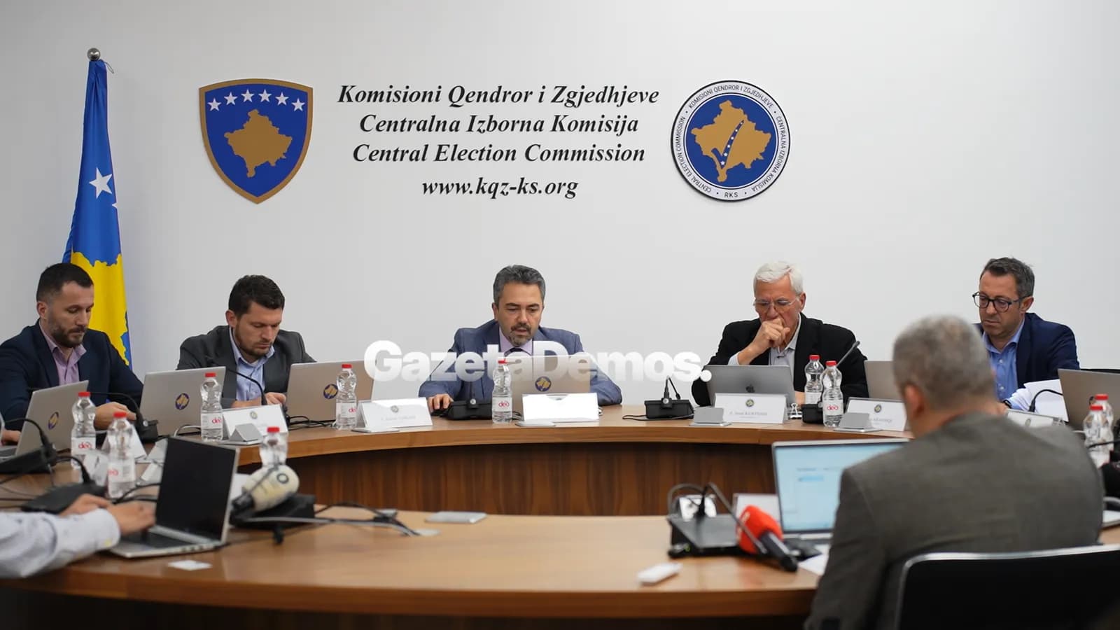 Votat në përfaqësitë diplomatike do të numërohen në Kosovë, e konfirmon KQZ