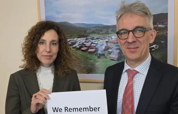 Ambasada Gjermane në Kosovë përkujton viktimat e Holokaustit: Të mos harrojmë kurrë Aushvicin