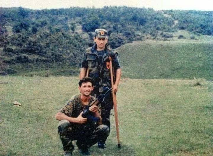 Ballazhi: Mujë Krasniqin e Beqir Gashin i takuam në Shtab duke kënduar