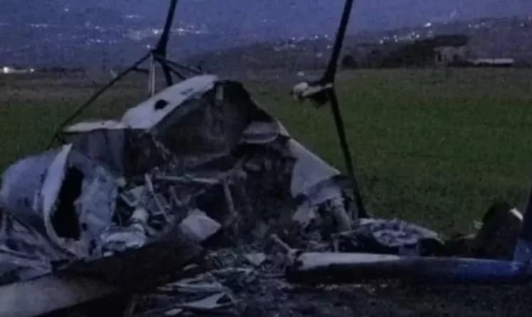 Rrëzohet një avion, një i vdekur dhe një i plagosur në Itali