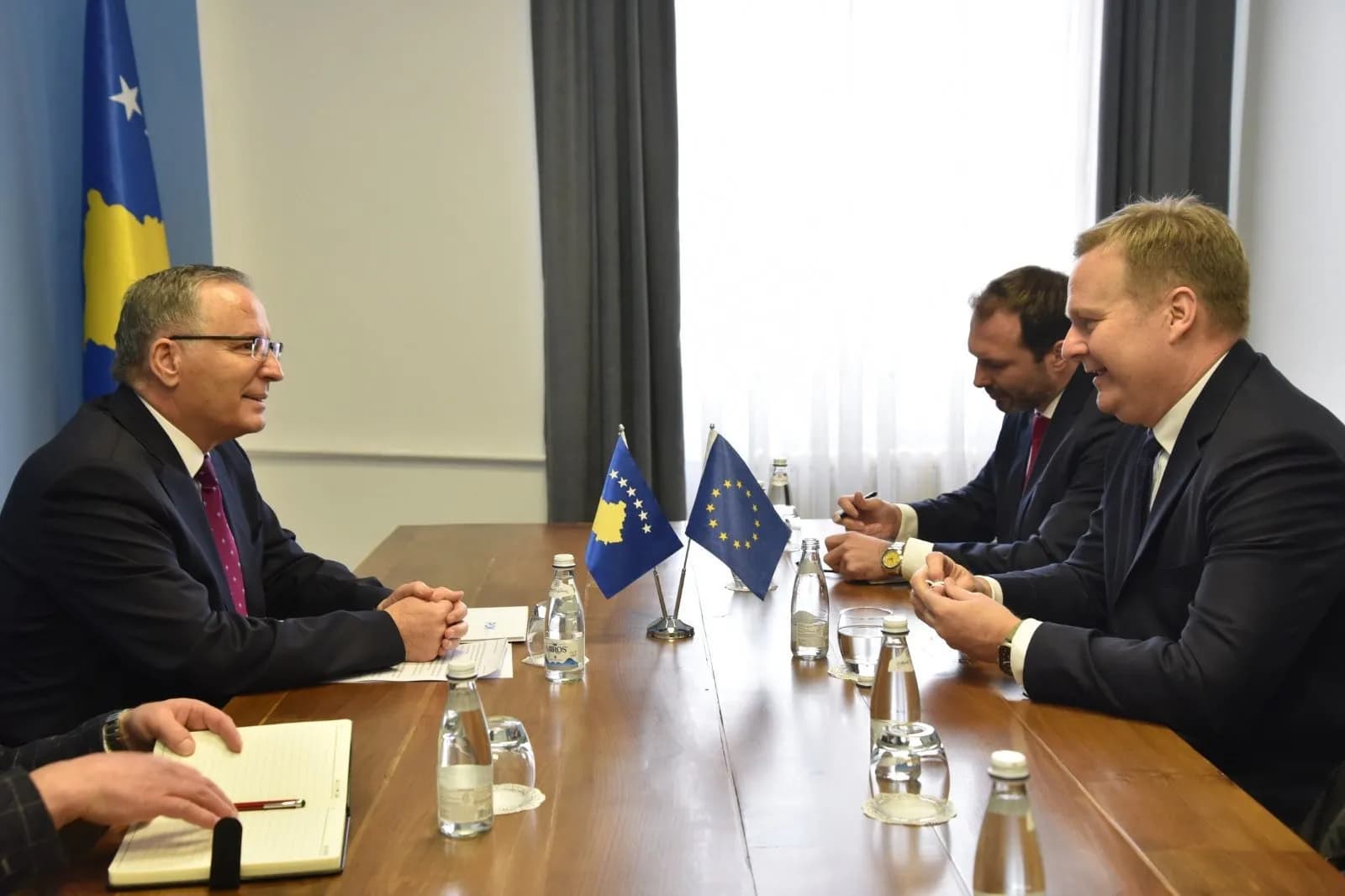 Hamza takohet me Sorensen: PDK mbetet e përkushtuar për bashkëpunim me partnerët ndërkombëtarë