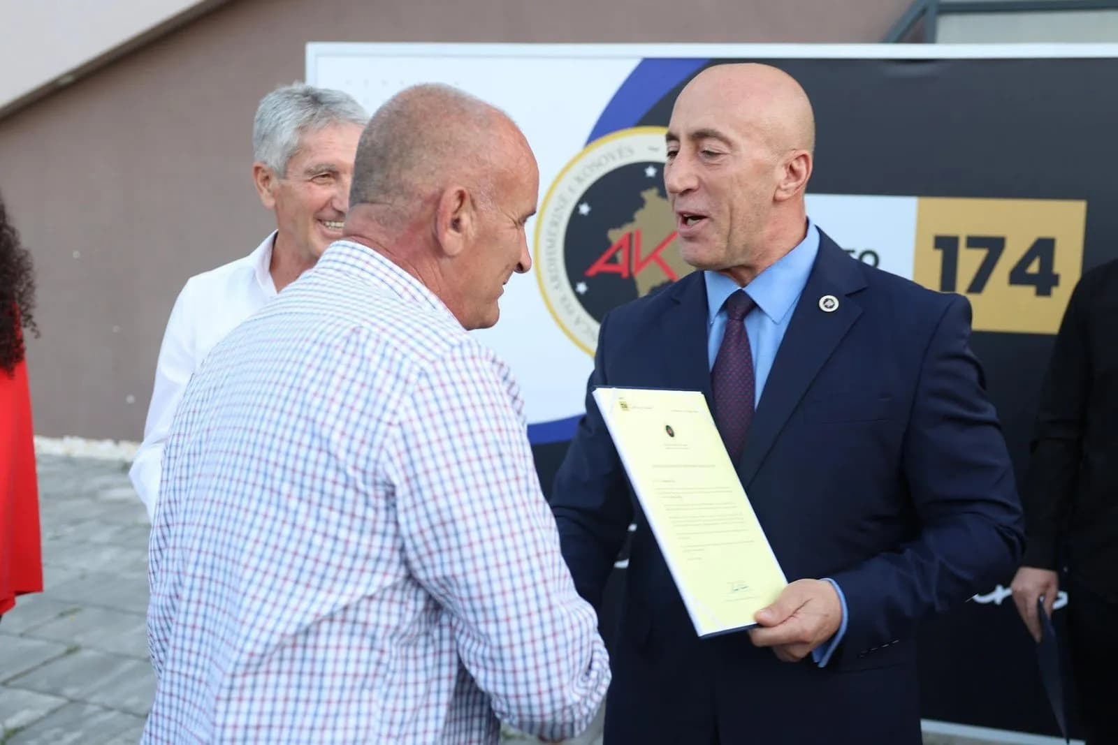 Haradinaj ngushëllon për vdekjen e ish-luftëtarit të UÇK-së dhe anëtarit të AAK-së, Menduh Brava