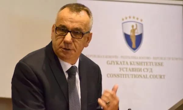 Hasani: Politikanët në pushtet e kanë kompleks që s’ishin pjesë e procesit të pavarësisë