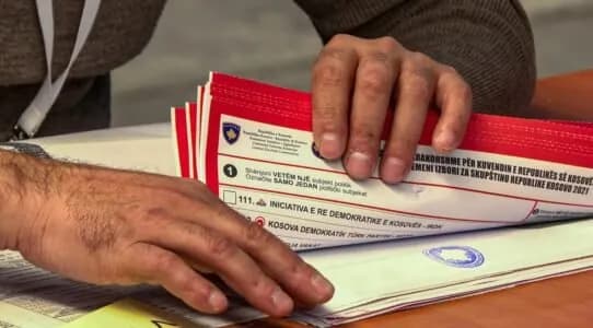 Koci: Rinumërimi i plotë i votave mund ta fusë Kosovën në krizë politik