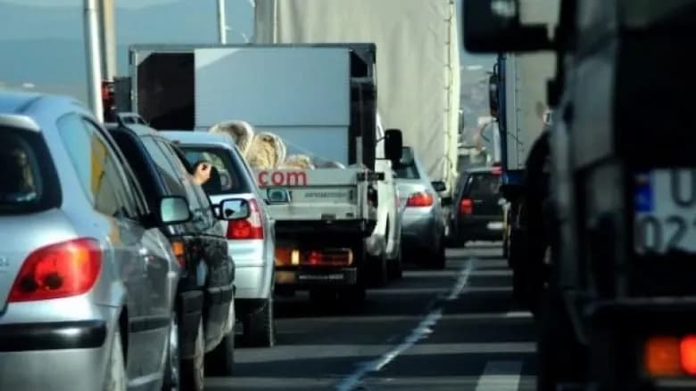 Kolona të gjata në pikat kufitare: Pritje deri në 2 orë për dalje nga Kosova