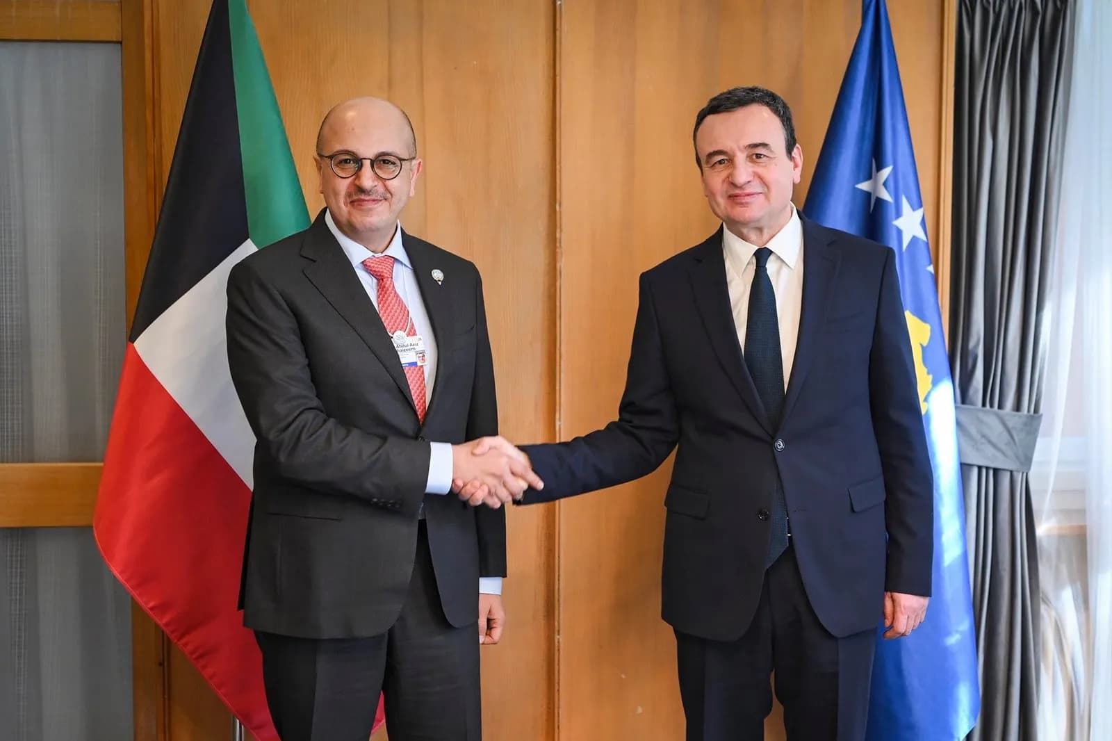 Kurti në Davos takon ministrin kuvajtian të Energjisë Elektrike: Diskutuam për një sërë mundësish investimi