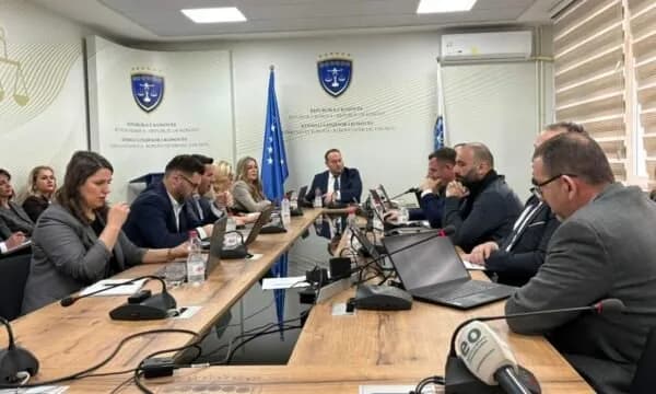“Mos bëj drama”, shqyrtimi i kundërshtimit të kandidates për anëtare të KGJK-së nxit debat në Këshill