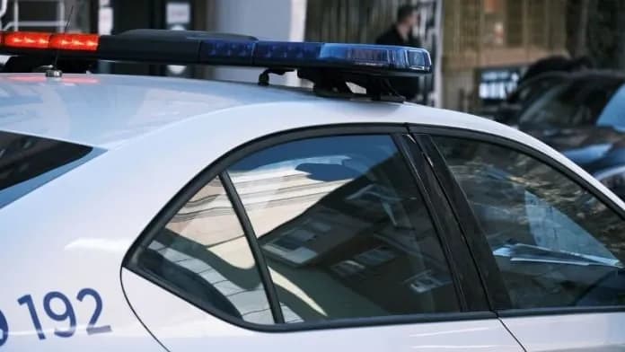 Ngjarje si në filma në Prizren, Policia ndërhynë në një familje ku burri po e rrahte gruan