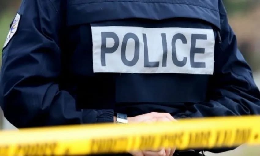 Një grua gjendet pa shenja jete në Fushë Kosovë, policia po heton rastin