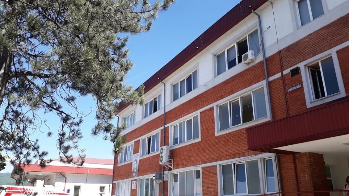 Oda e Infermierëve kërkon hetim për sulmin ndaj punëtorëve të Spitalit të Mitrovicës