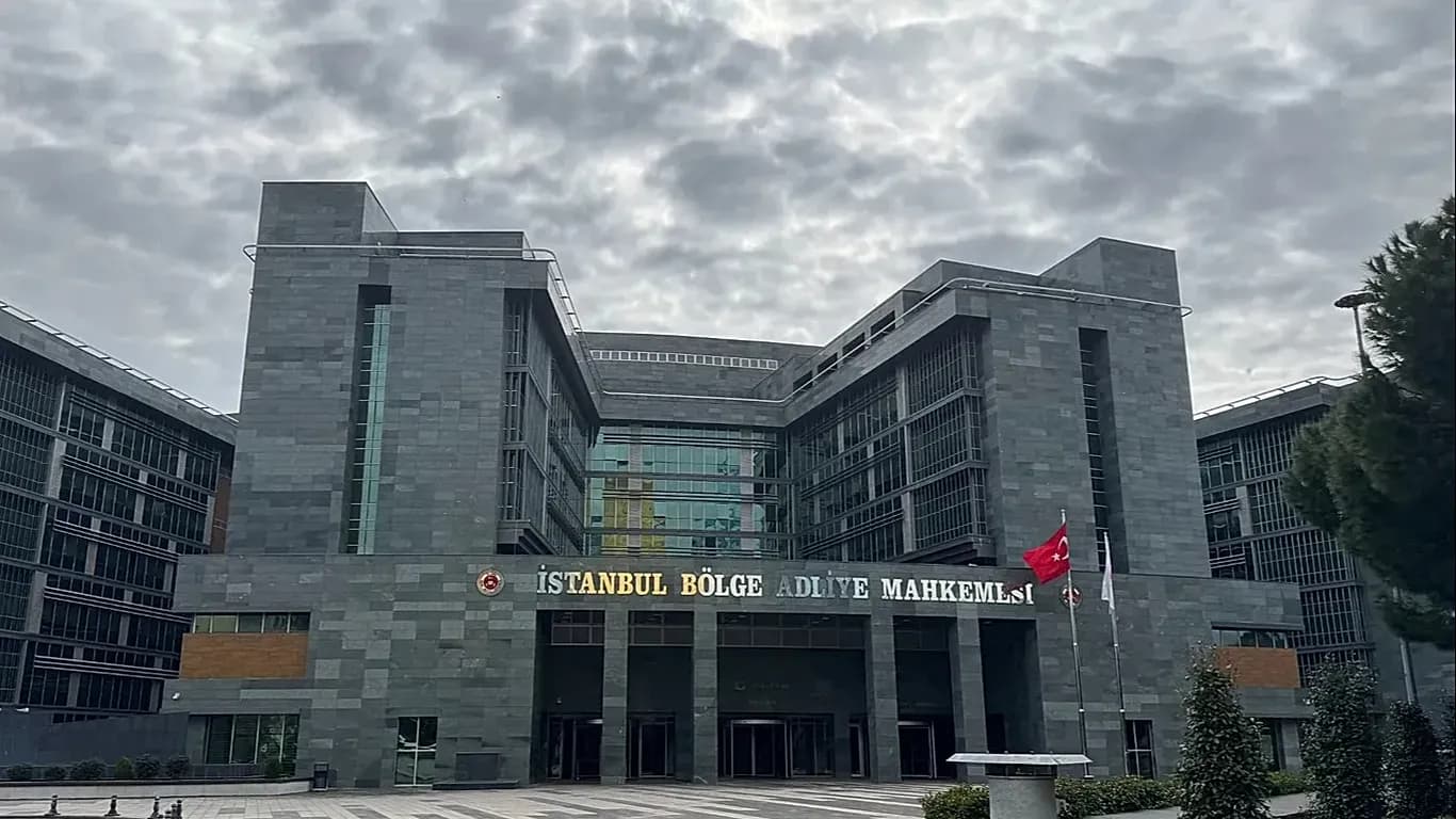 Qëllohet gjyqtarja brenda gjykatës në Stamboll nga ish-bashkëshorti i saj