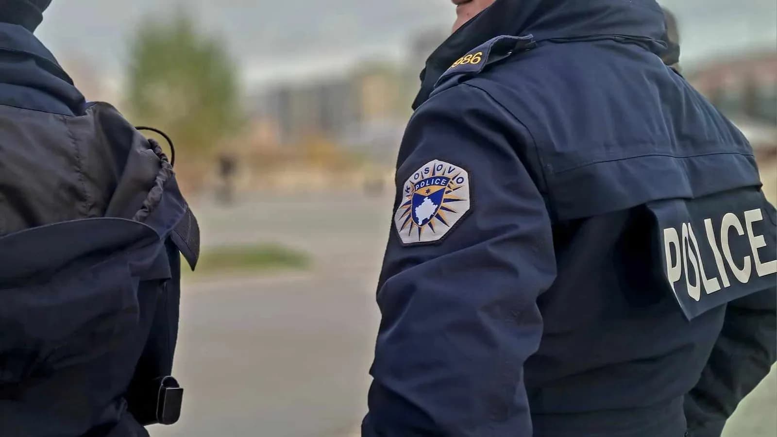 Sulmohen dy zyrtarë policorë në vendin e punës në Kaçanik, njëri bëhet për spital
