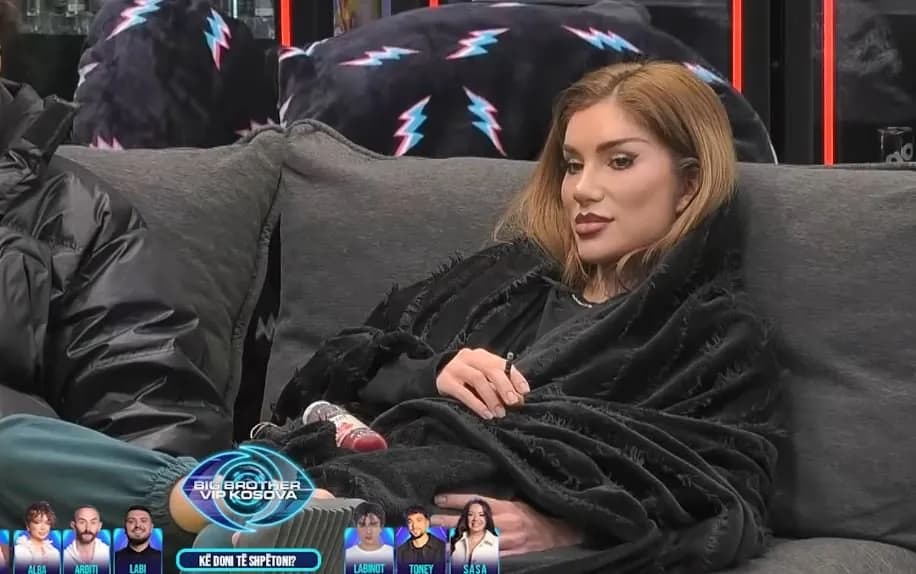 “Tepsi, tul i bukës”, Bia u kërkon banorëve ta mësojnë shqip (VIDEO)