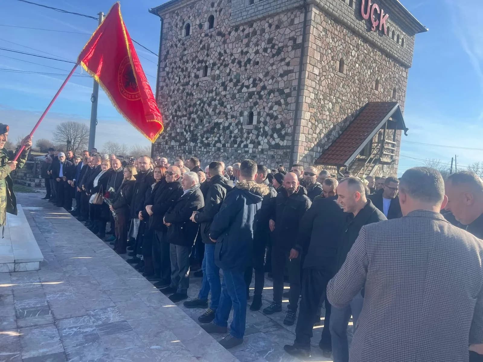 Tre vjetori i ndarjes nga jeta të veprimtarit Canë Aliqkaj, OVL-UÇK bën homazhe në Gllogjan