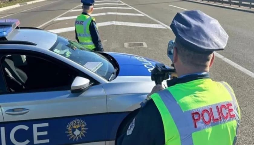 Afër 2 mijë e 600 gjoba për 24 orë, Policia njofton se ka arrestuar 20 persona
