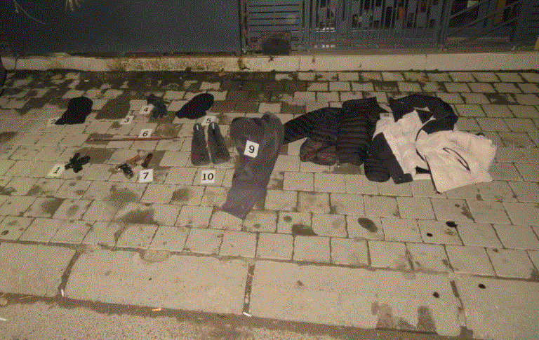 Arrestohen tre persona për grabitje në Prizren, policia u gjeti maska dhe armë