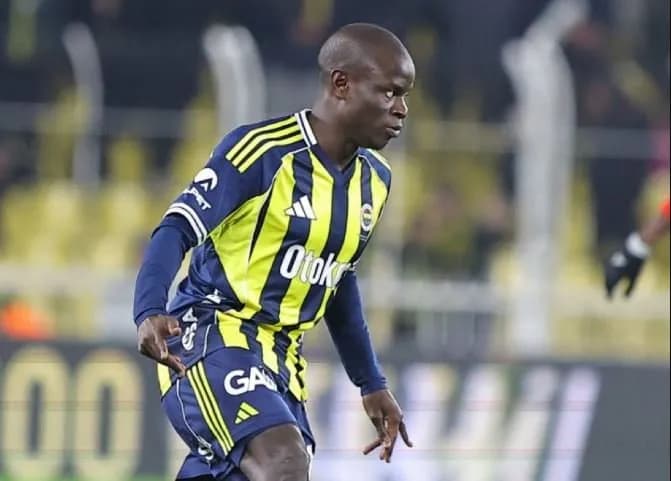 Debuton Kante, i sjell fitoren Fenerbahçes në Superligën turke