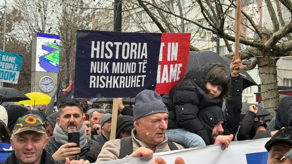 “Drejtësi, jo politikë”, përfundon marshi për çlirimtarët