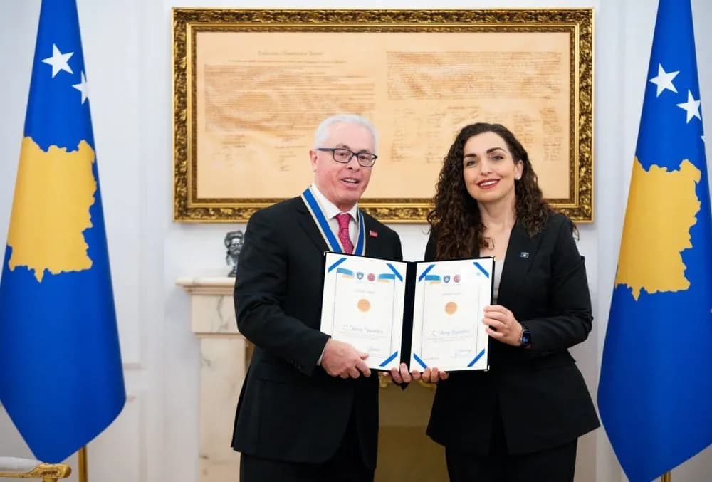 E përkrahu publikisht, por Harry Bajraktari po lobon në ShBA për t’ia zënë vendin Vjosa Osmanit në Presidencë