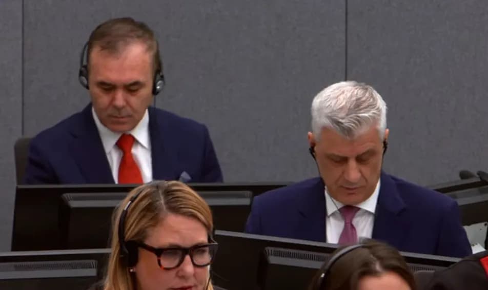 Emocion në Speciale: Katërshja e UÇK-së përshëndet familjarët para nisjes së seancës