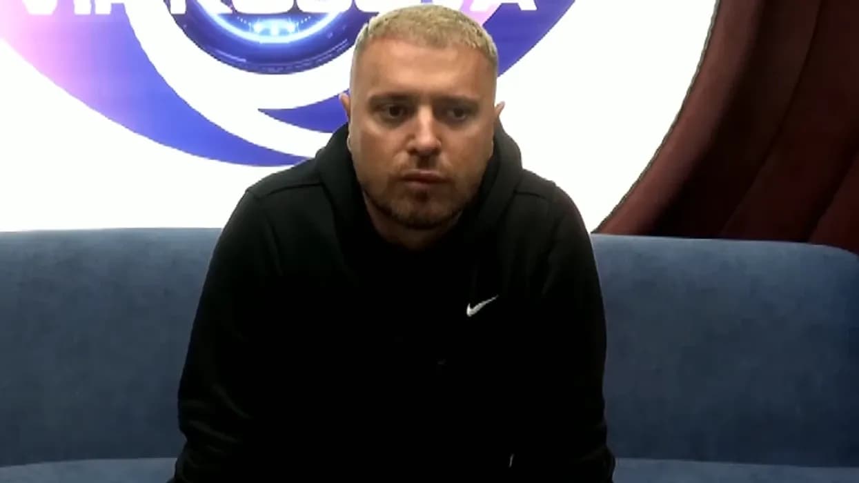 Kaq pagoi Labi për ta publikuar videon ku shihet se banorët përdornin telefon/FOTO