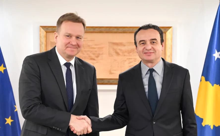 Kurti pas takimit me Sorensen: Mbetemi të përkushtuar për normalizimin e plotë të marrëdhënieve me Serbinë përmes njohjes reciproke