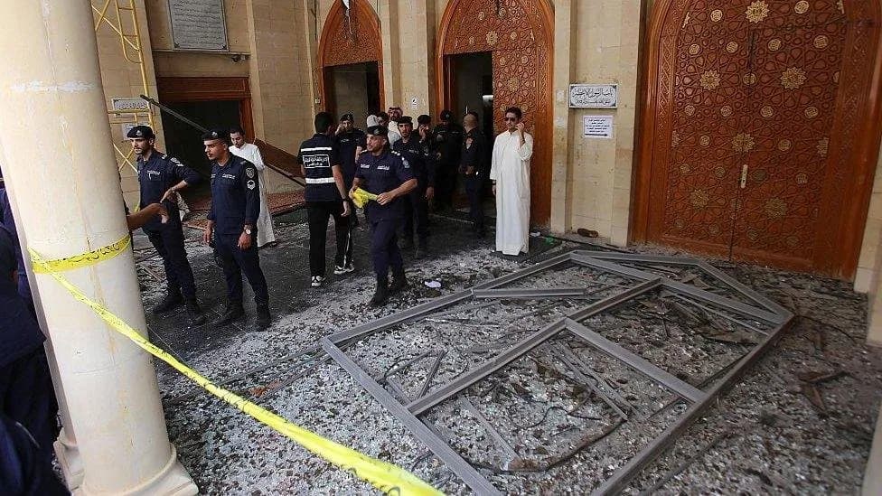 Kuvajti anulon Taravitë në Ramazan pas sulmeve hakmarrëse të Iranit