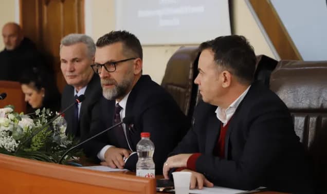 LDK e mohon prishjen e koalicionin me VV-në në Mitrovicë