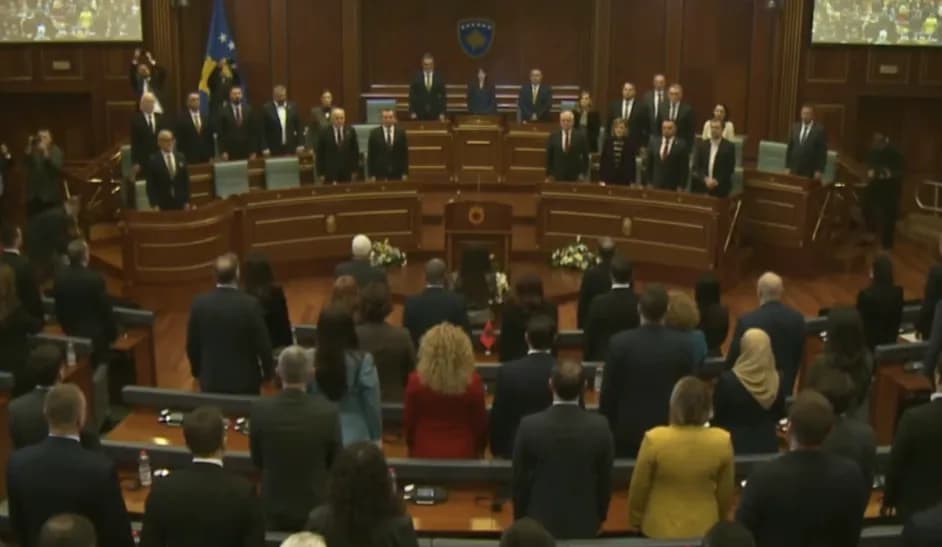Me intonimin e himnit të Kosovës, fillon seanca solemne e Kuvendit
