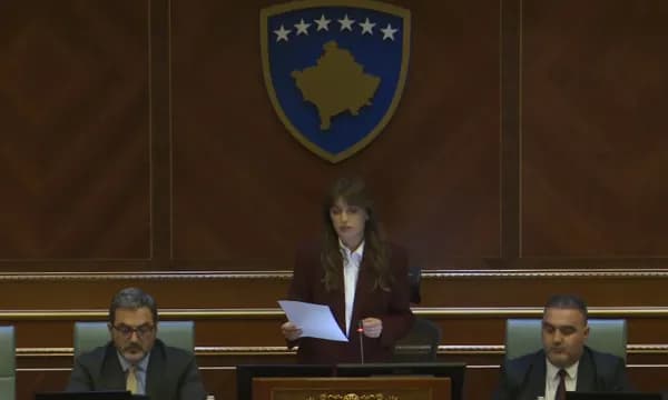 Nis seanca e sotme e Kuvendit, betohen dy deputetë të rinj