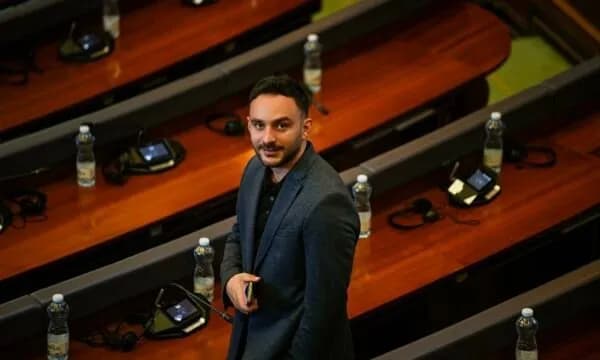 Paris Guri i kundëpërgjigjet Faton Pecit: Po më akzuon dikush që po hetohet për hajni