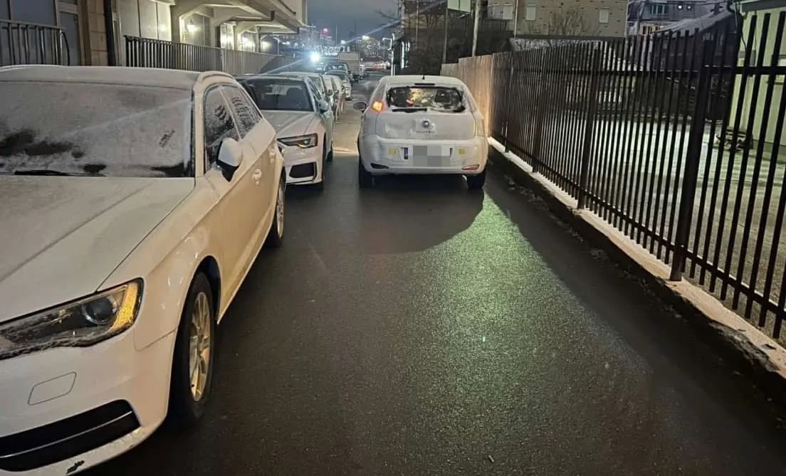 “Pastrimi” apel banorëve: Mos i parkoni veturat në rrugë, na lejoni të kryejmë shërbimet