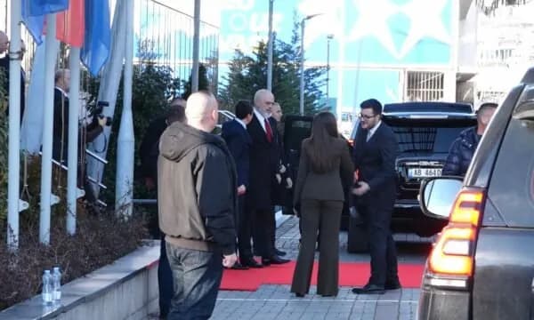 Përfundon takimi i Kurtit me Ramën pa konferencë për media