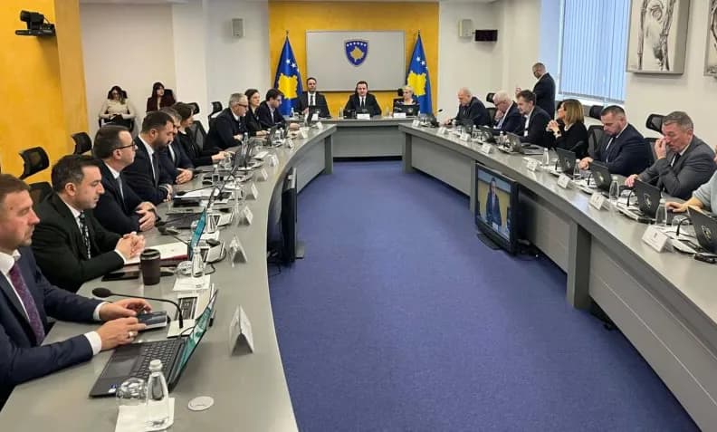 Qeveria themelon Këshillin për shënimin e 28-vjetorit të Epopesë së UÇK-së