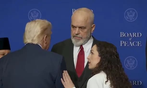 Trump bisedë private me Osmani dhe Ramën pas Bordit të Paqes