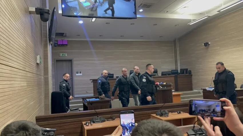 Vazhdon seanca për sulmin në Banjskë, të akuzuarit dalin para gjykatës