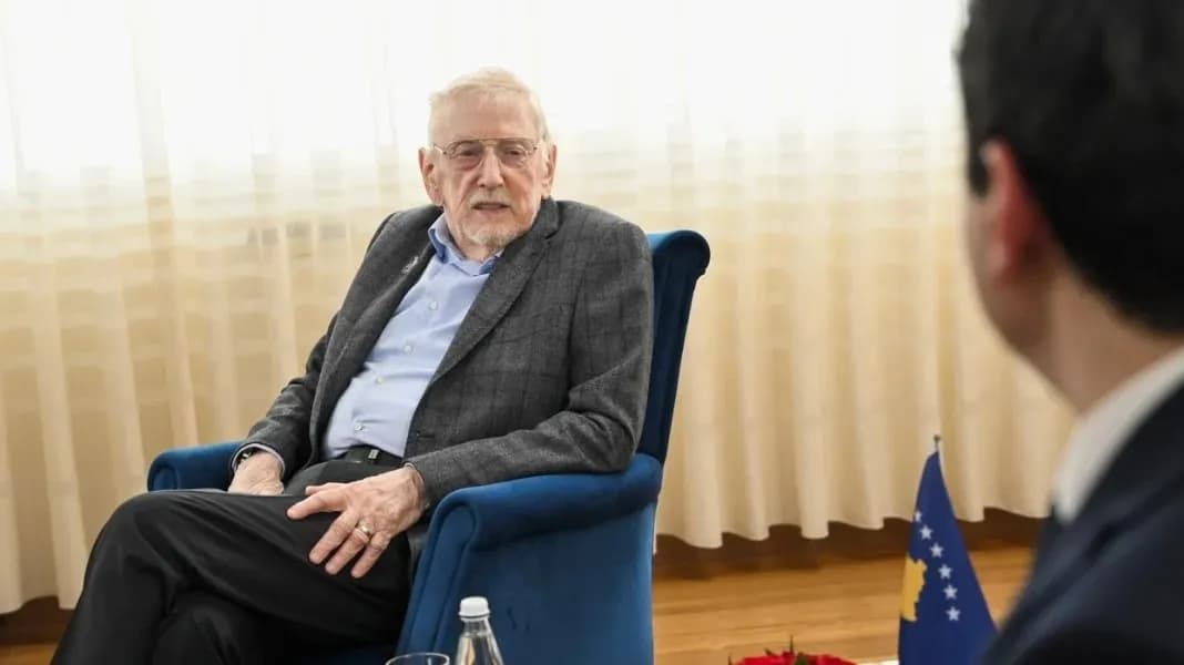 Walker për katërshen e UÇK-së: Të pafajshëm – t’i mbajnë larg familjeve, padrejtësi e tmerrshme